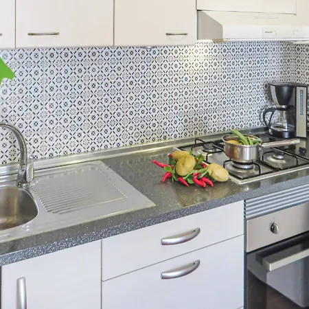 1 Bedroom Pet Friendly Apartment In Torrevieja Esterno foto